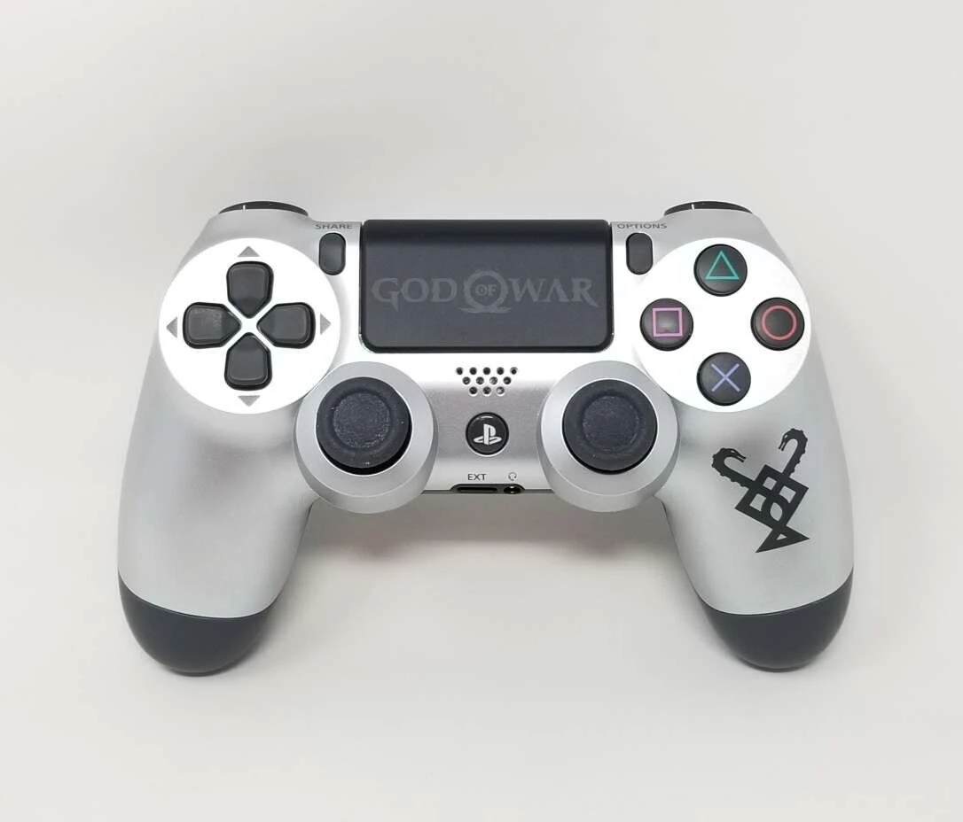 Sony DualShock 4 Kablosuz PS4 Kol – Gri God of War Edition (Yenilenmiş)