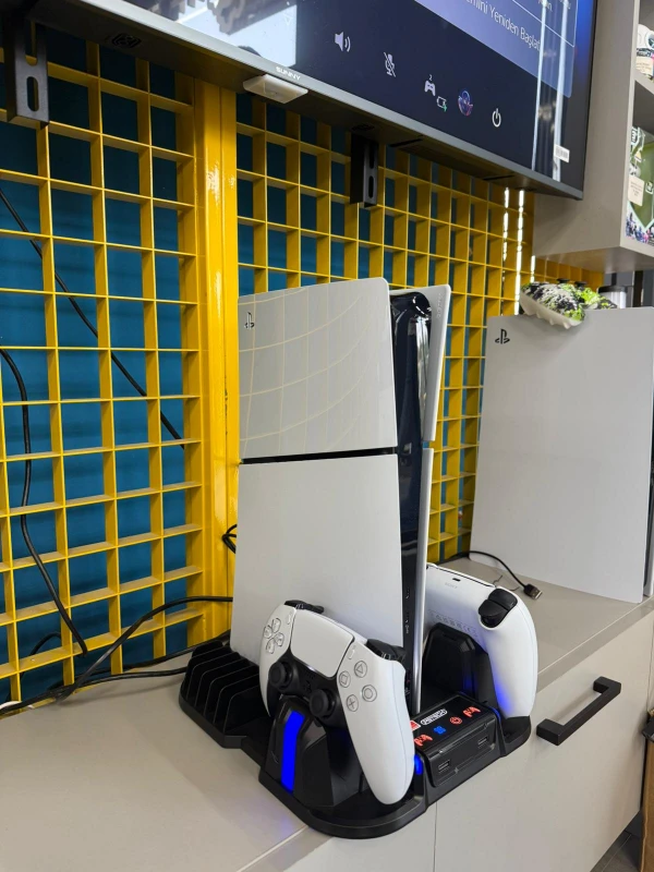  Çok İşlevli Şarj İstasyonu ve Disk Rafı – PS5 Slim Uyumlu Stand - GP-521